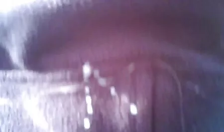 Amateur BBW deutsche sex filme free nimmt ihre rasierte Muschi heraus und schlägt sie zusammen