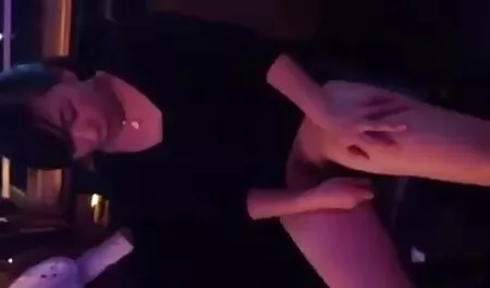 Russian Chick dt sexfilme wird von zwei Studs gehämmert