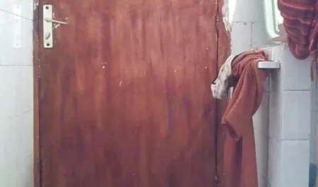 Anal für Brünette mit deutschsprachige gratissexfilme großen natürlichen Titten