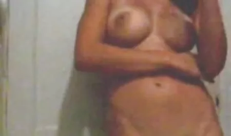 Kendall White und Lara kostenlose deutsche pornofilme ohne anmeldung Brookes geben einen Handjob, Footjob, BJ