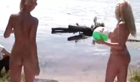 Charlee lutscht Schwanz 2 freie deutsche pornofilme