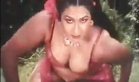 Flatchest Teen mit deutsche omapornos kostenlos ihrem Spielzeug auf Cam BVR