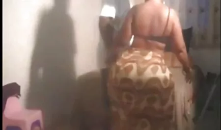 Big Tit Lucy ist ein schmutziges Mädchen, das in 5 deutsche sexmovies Cumshots badet