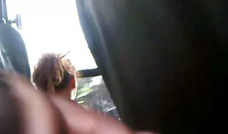 Brünette erreicht Orgasmus mit Butt Plug und Dildo vor deutsche pornoseiten der Kamera