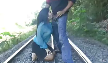 Redhead frei deutsche pornos benutzt Hitachi für ihre Muschi