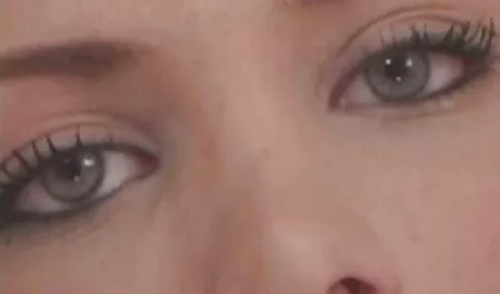 Cates runder Arsch in engem PVC-Höschen youtube deutsche sexfilme