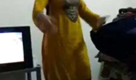 Milf mit geiler deutscher sexfilm großen Titten beim versauten Gynäkologen