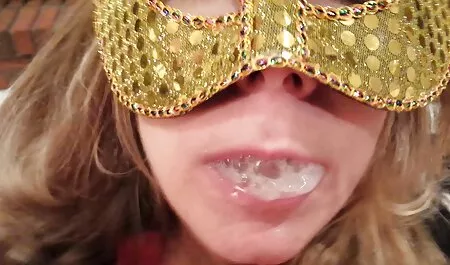 Berlin mit pornofilme deutschsprachig Dildo gebunden