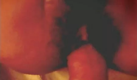 Busty Kim saugt zwei Arbeiter ab deutsche kostenlose pornovideos