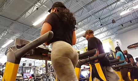 Jessie Volt und deutschsprachige sexvideos Sophie Lynx benutzen Füße in heißem Dreier