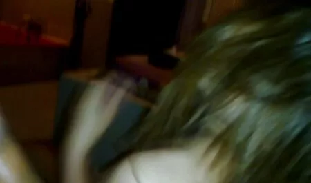 Amateur heiße Brünette wird sexfilmedeutsch unter der Dusche gefickt